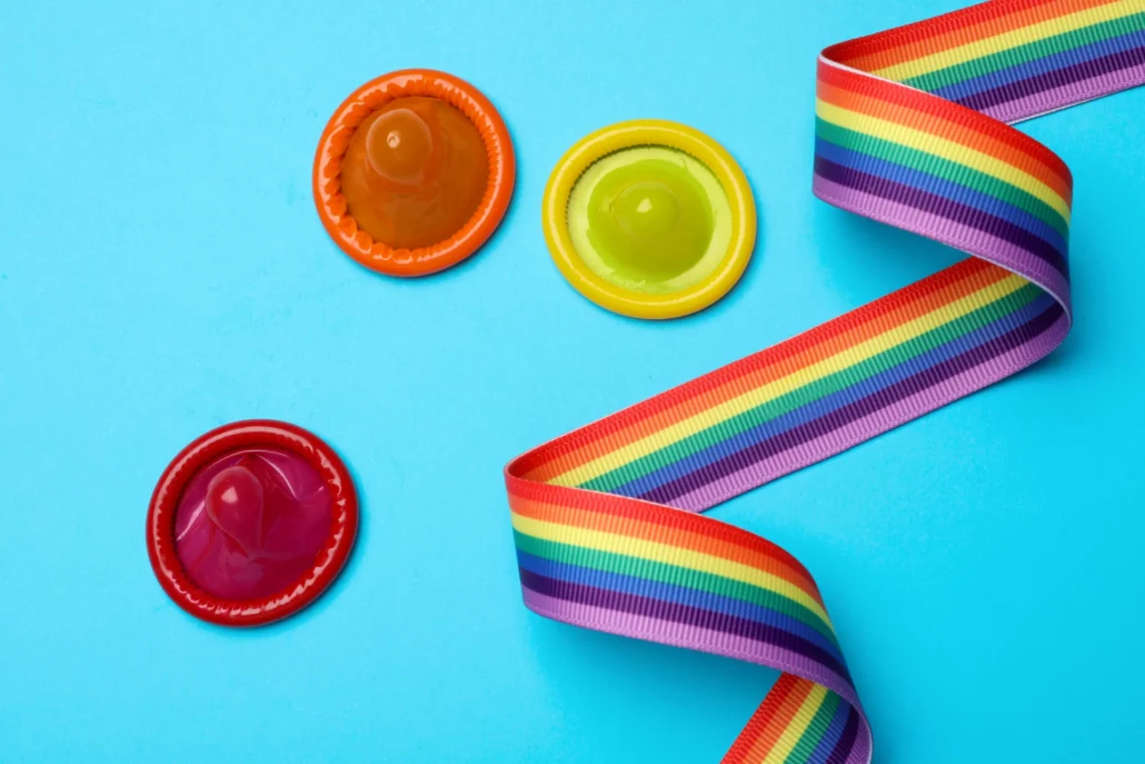Poppers aromas et tabac : interactions, ventes et conseils pour consommateurs 1 colorful condoms arranged with rainbow ribbon on b 2026 03 31 21 09 31 utc